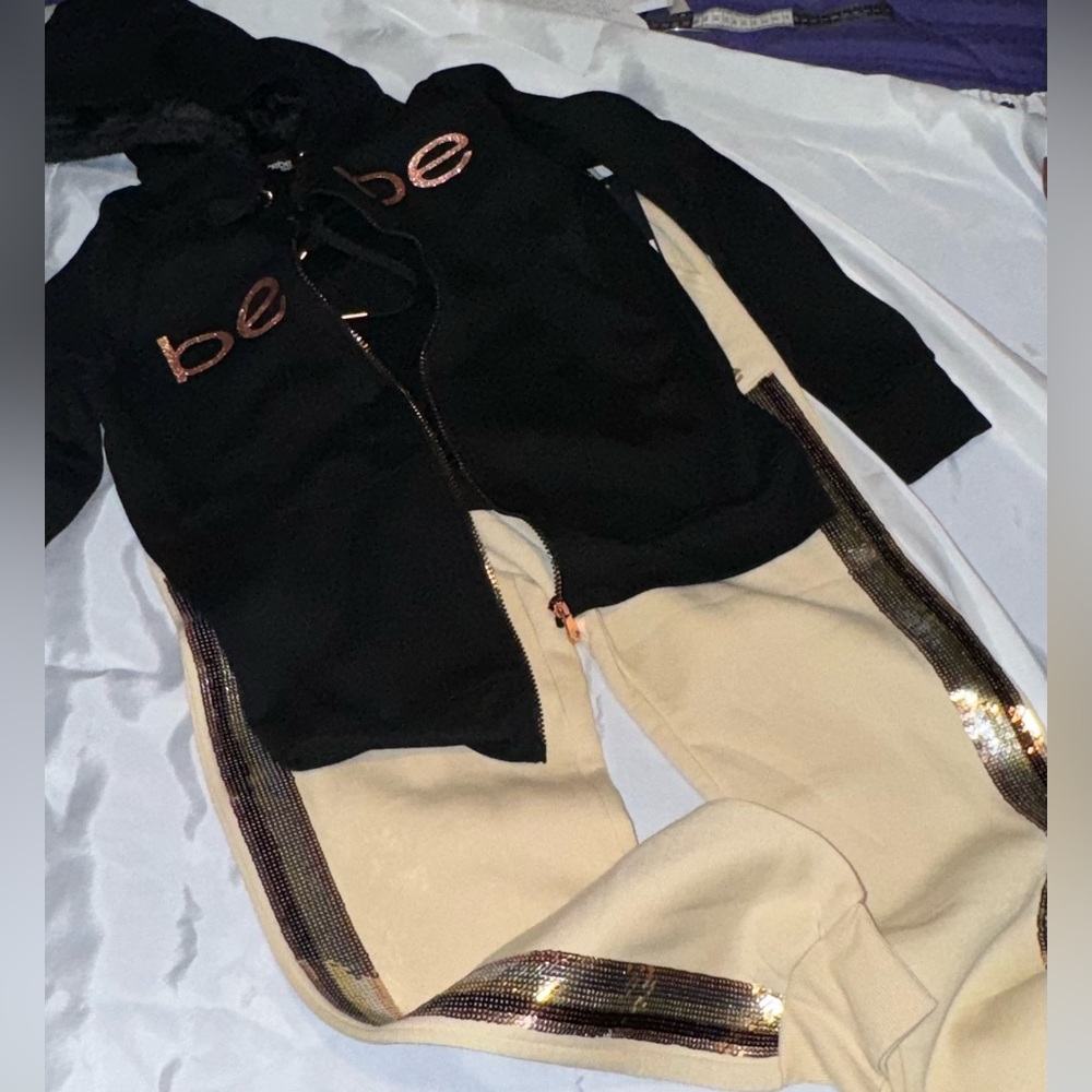 BEBE 2pc size medium sweatpants and hooded zip up sweatshirt tan brown black NWT